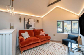 Chic Cotswold Tiny Home - Oddity House